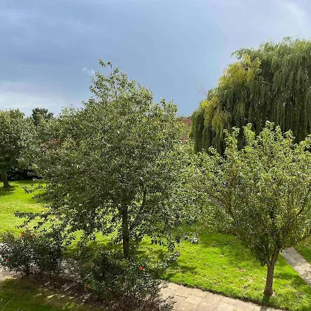 Charming 2-bed With Free Parking 10 Mins Drive To Lejlighed York