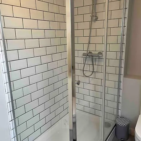 아파트 Charming 2-bed With Free Parking 10 Mins Drive To 요크